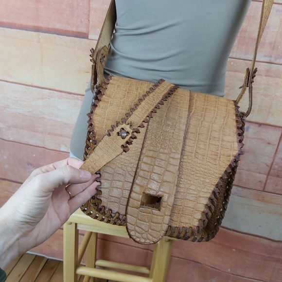 𝅺Vintage hand tooled leather bag hand crafted crossbody purse - Picture 3 of 13